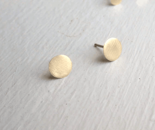 Matte 5mm brass circle stud earrings