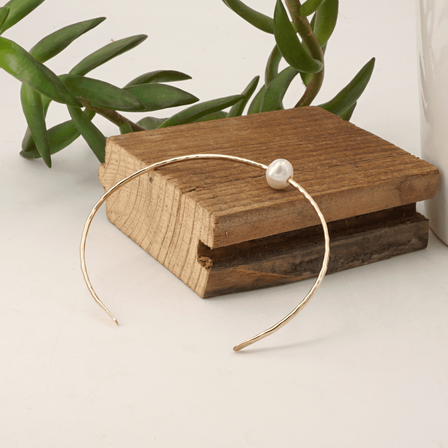 Floating Pearl Cuff Bracelet | Delicate Eye-Catcher | Versatile Stackable Design | Matte or Polished Finish 0339