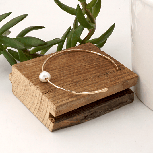 Floating Pearl Cuff Bracelet | Delicate Eye-Catcher | Versatile Stackable Design | Matte or Polished Finish 0339