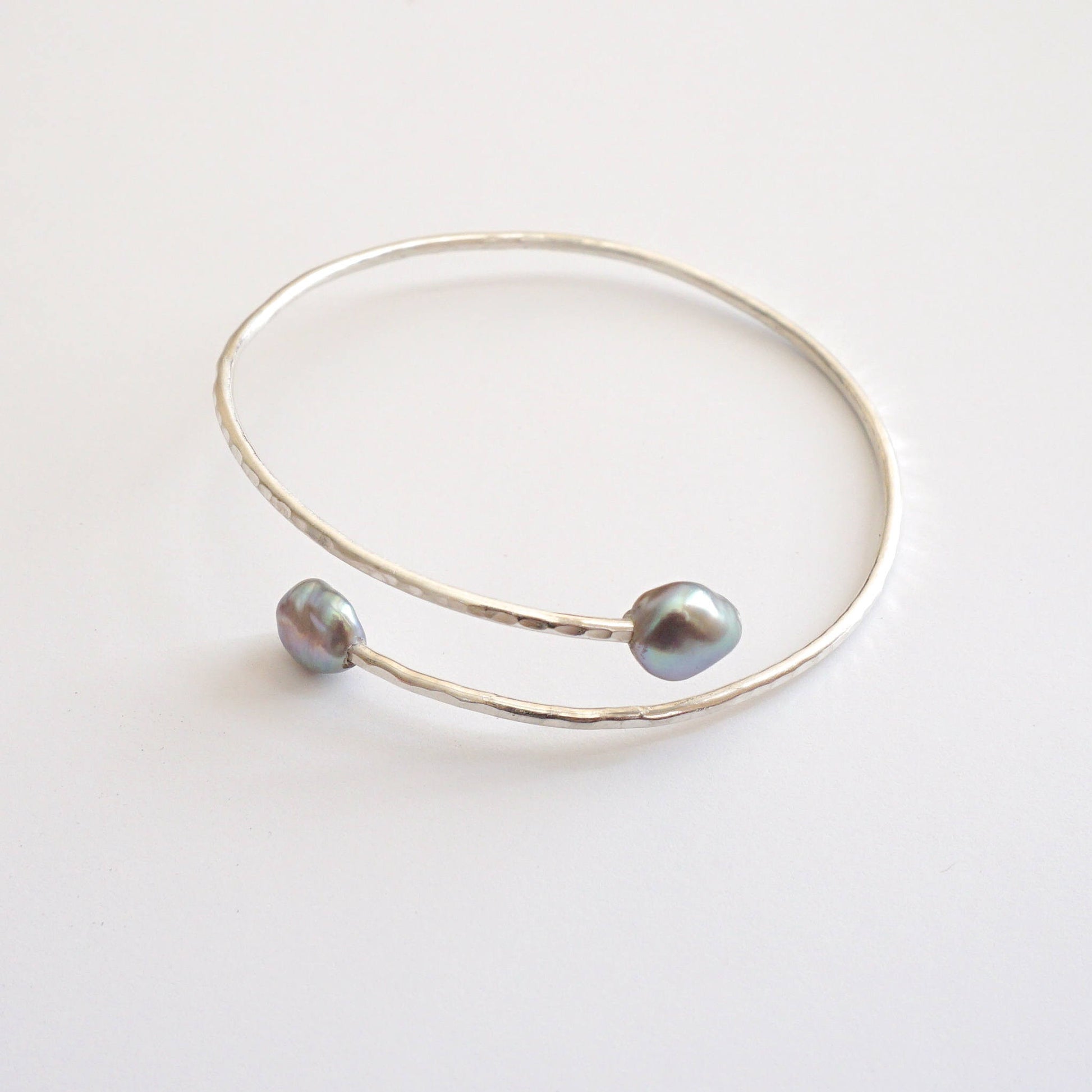 Modern Elegance Hand-Made Double Pearl 2mm Hammered Bangle Bracelet - 0232 - Virginia Wynne Designs