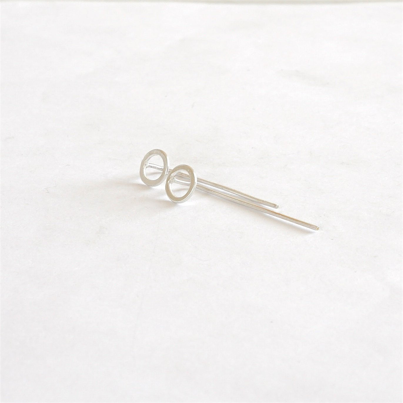 Sophisticated and Tasteful, Hand-Crafted Open Circle Threader Earring - 0214 - Virginia Wynne Designs
