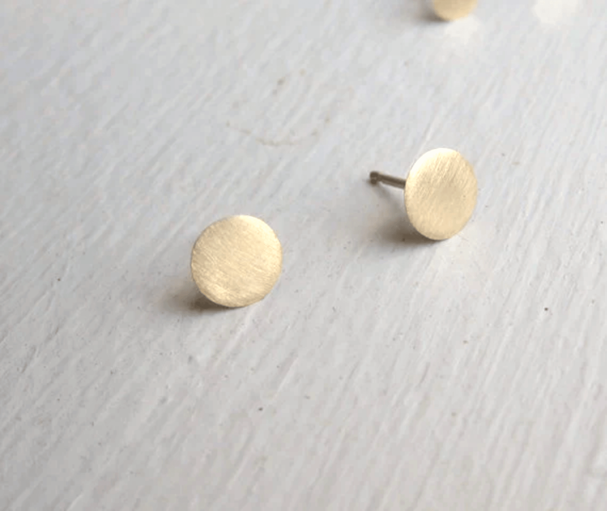 Matte 5mm brass circle stud earrings 