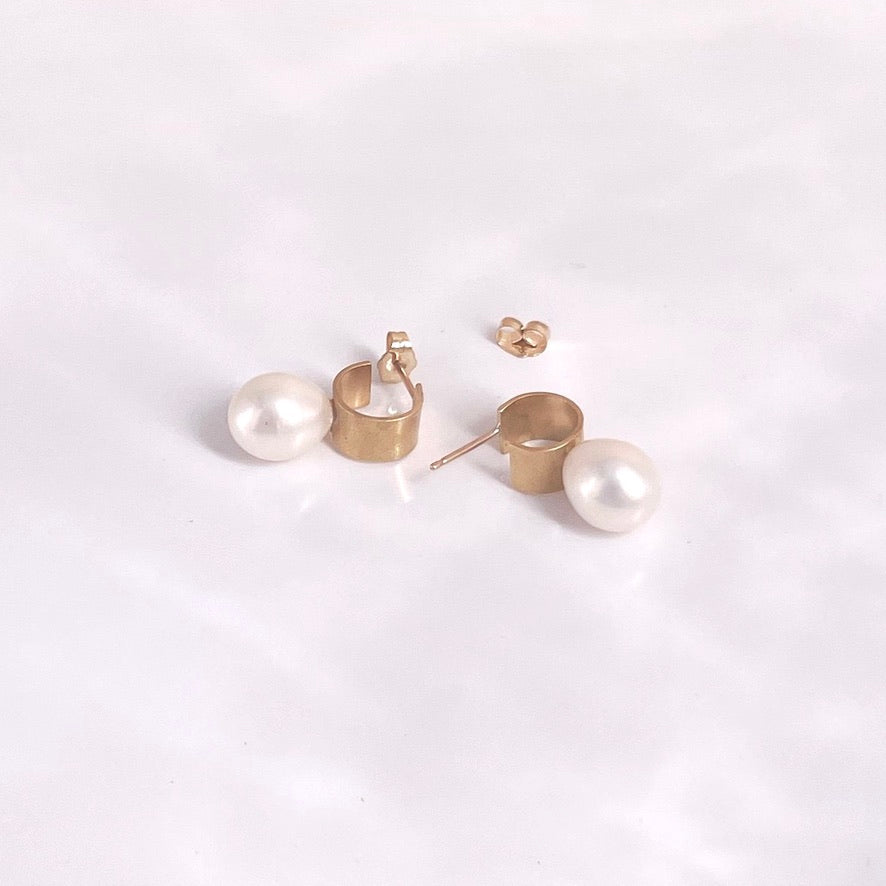 Teardrop Pearl Hoop Earrings | Minimalist Freshwater Pearl Earrings | Versatile Hoop Jewelry | Gift for Her | Lightweight Earrings | 0362