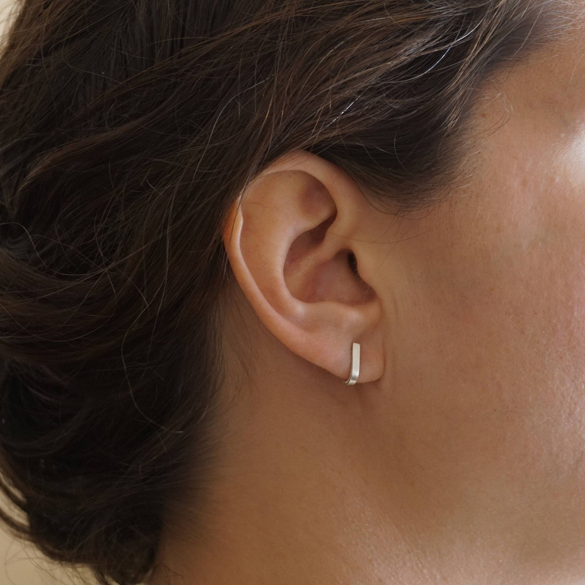 Ear Lobe Hugging Earrings: Embrace Stylish Everyday Elegance 0278