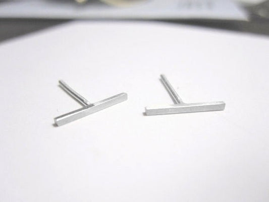 Classic Quality And Design - Sterling Silver Staple Line Stud Earrings - 0203 - Virginia Wynne Designs