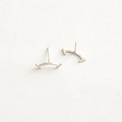 Classic Boho Styled Hand-Made Bent T Bar Stud Earrings - 0250 - Virginia Wynne Designs