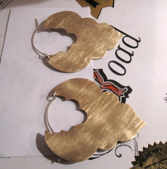 Bold Hand-Made, Flat Honey-Colored, Brushed Finish, Brass Scalloped Edge Earrings - 0096 - Virginia Wynne Designs
