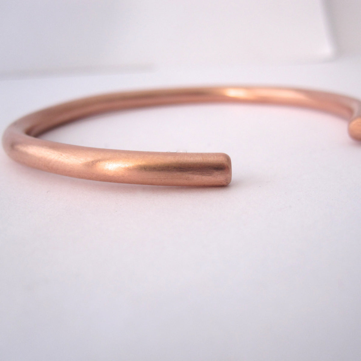 Classic Men's or Unisex Sleek Hand-Made Heavy Round Copper or Brass Bracelet - 0138 - Virginia Wynne Designs